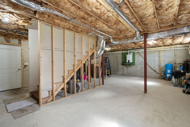 32 Hycrest Rd, Charlton, MA 01507