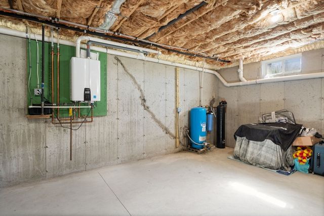 32 Hycrest Rd, Charlton, MA 01507