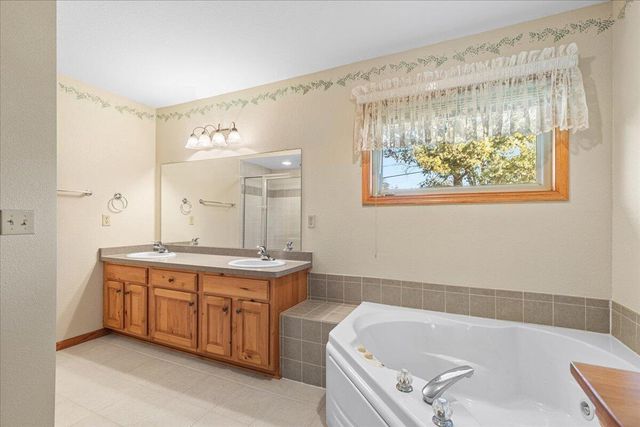 W157S7848 Quietwood DRIVE, Muskego, WI 53150