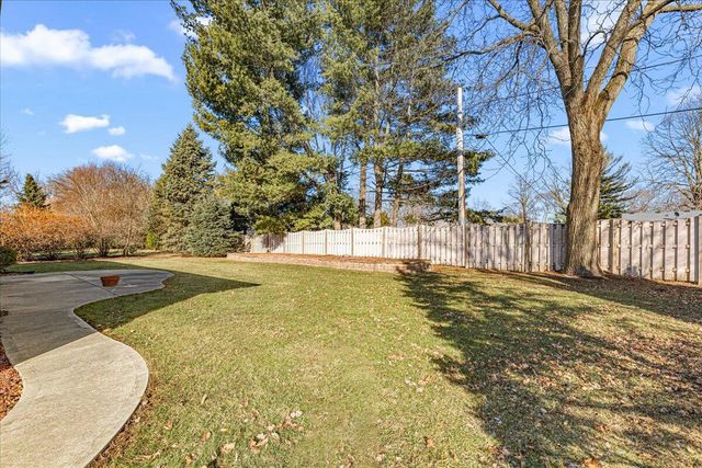 W157S7848 Quietwood DRIVE, Muskego, WI 53150
