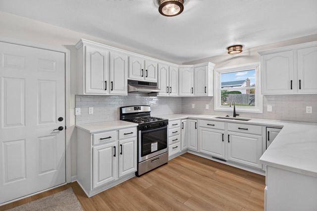 8101 62nd AVENUE, Kenosha, WI 53142