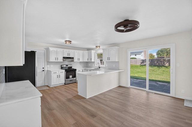 8101 62nd AVENUE, Kenosha, WI 53142