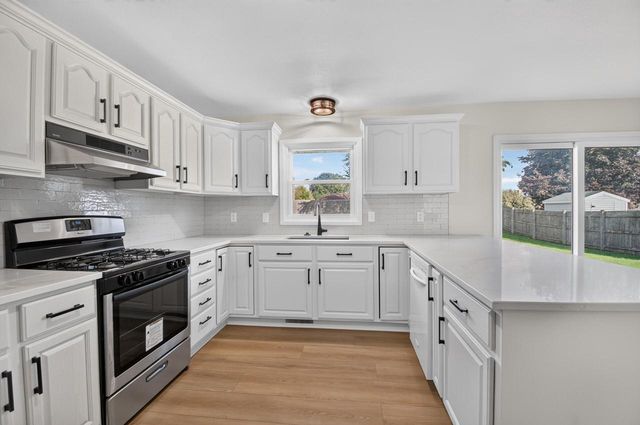 8101 62nd AVENUE, Kenosha, WI 53142