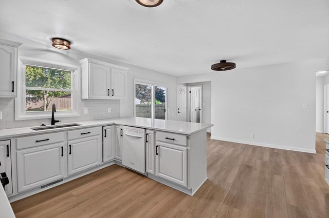 8101 62nd AVENUE, Kenosha, WI 53142