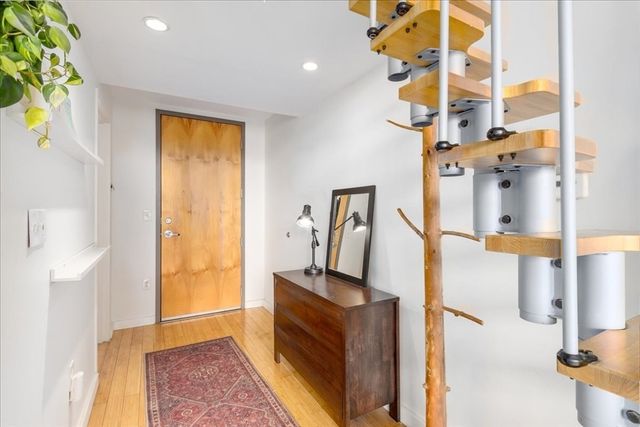 156 Porter St 112, Boston, MA 02128