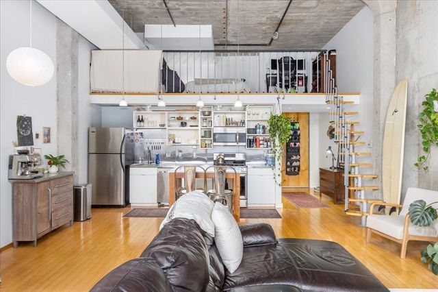 156 Porter St 112, Boston, MA 02128