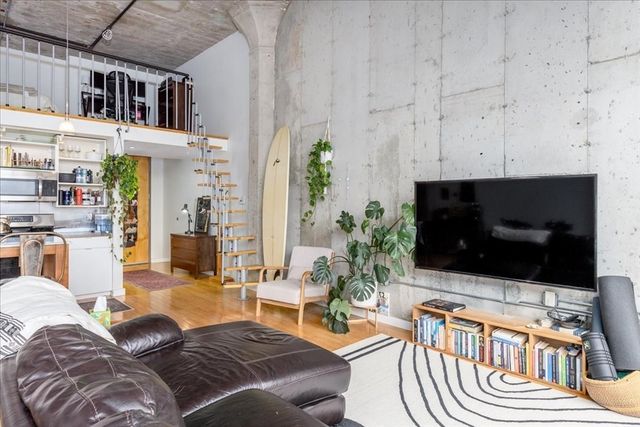 156 Porter St 112, Boston, MA 02128