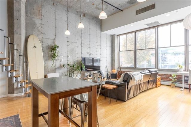 156 Porter St 112, Boston, MA 02128