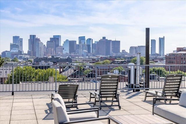 156 Porter St 112, Boston, MA 02128