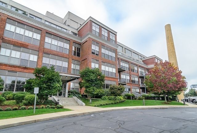 156 Porter St 112, Boston, MA 02128