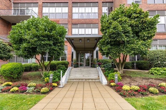 156 Porter St 112, Boston, MA 02128
