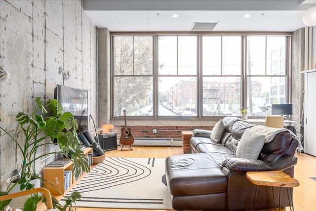 156 Porter St 112, Boston, MA 02128
