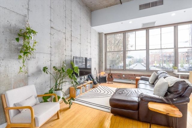 156 Porter St 112, Boston, MA 02128