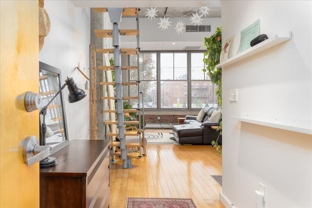 156 Porter St 112, Boston, MA 02128