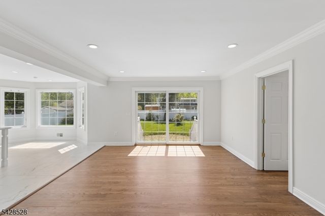 49 Hall Dr, Clark Twp., NJ 07066