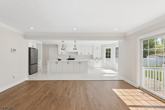 49 Hall Dr, Clark Twp., NJ 07066