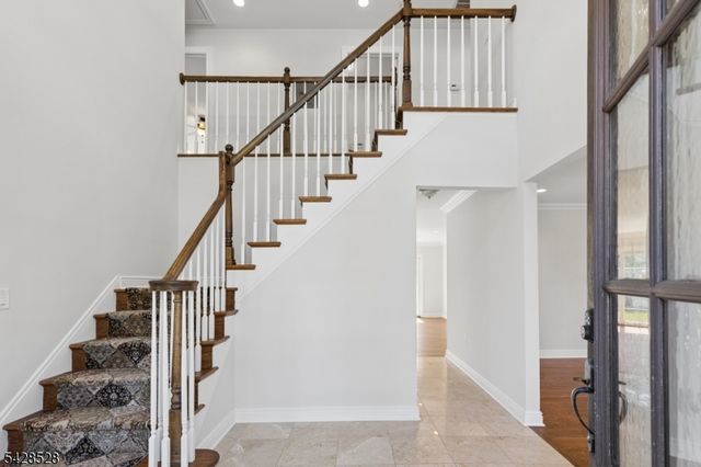 49 Hall Dr, Clark Twp., NJ 07066