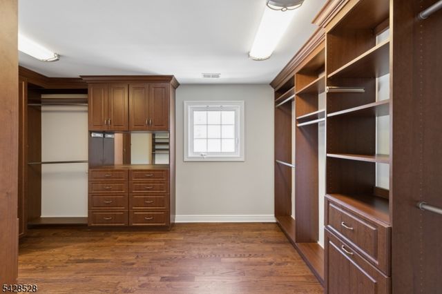 49 Hall Dr, Clark Twp., NJ 07066