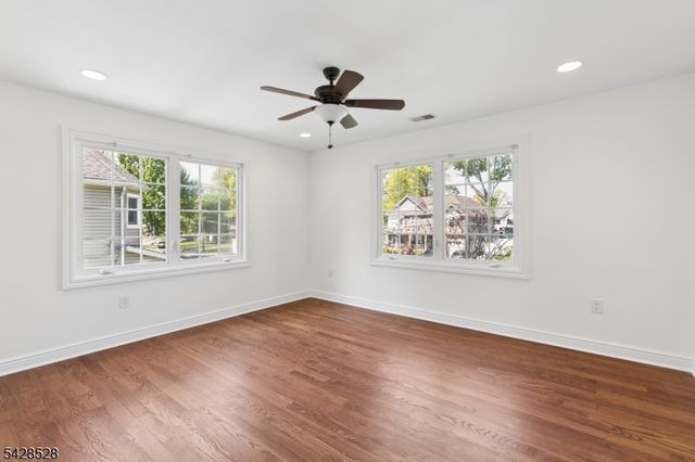 49 Hall Dr, Clark Twp., NJ 07066