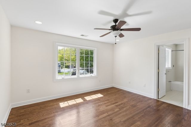 49 Hall Dr, Clark Twp., NJ 07066