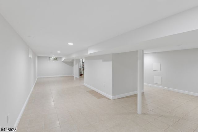 49 Hall Dr, Clark Twp., NJ 07066