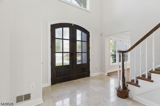 49 Hall Dr, Clark Twp., NJ 07066