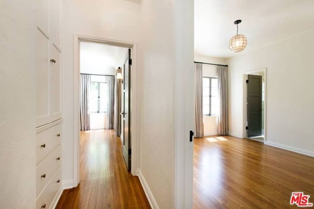 1136 S HAYWORTH Avenue, Los Angeles, CA 90035