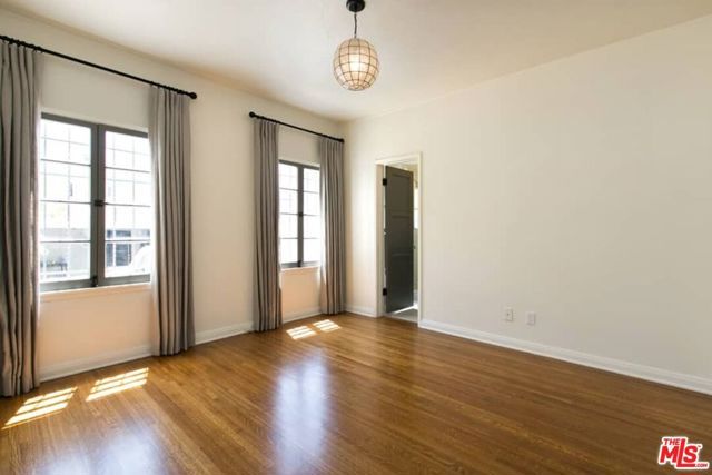 1136 S HAYWORTH Avenue, Los Angeles, CA 90035