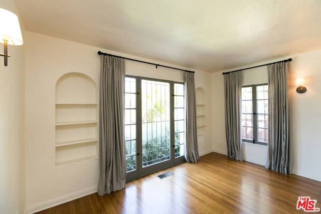 1136 S HAYWORTH Avenue, Los Angeles, CA 90035