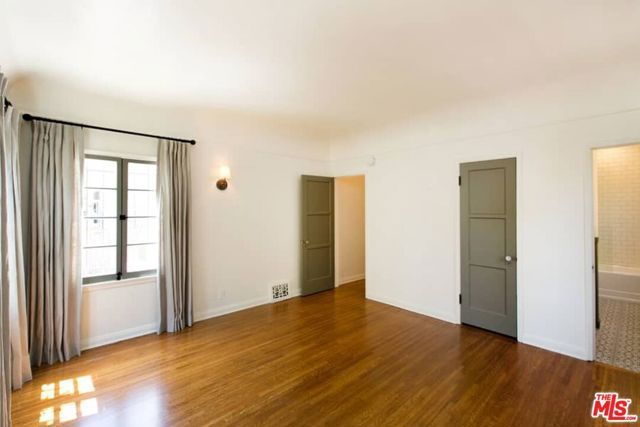 1136 S HAYWORTH Avenue, Los Angeles, CA 90035