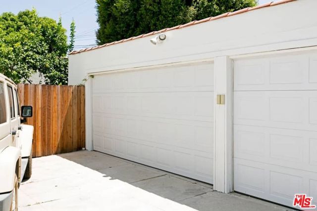 1136 S HAYWORTH Avenue, Los Angeles, CA 90035