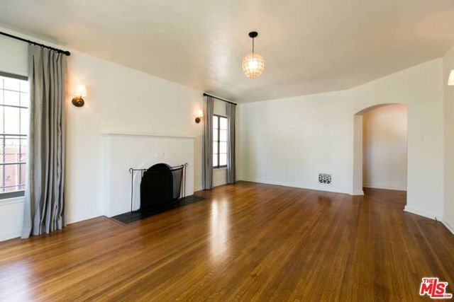 1136 S HAYWORTH Avenue, Los Angeles, CA 90035