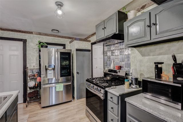 5716 Thousand Oaks Drive, Joshua, TX 76058