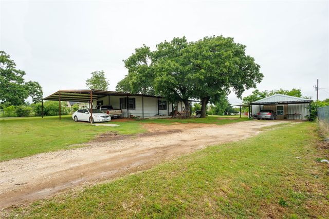 5716 Thousand Oaks Drive, Joshua, TX 76058