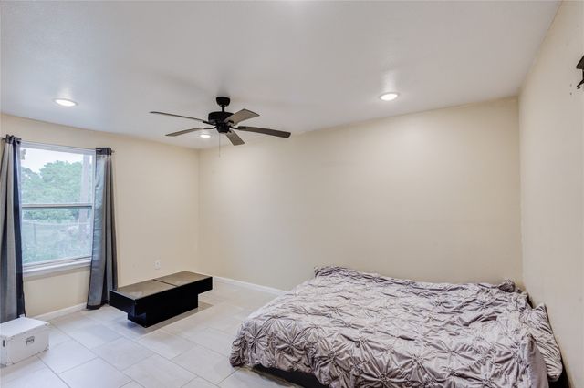 5716 Thousand Oaks Drive, Joshua, TX 76058