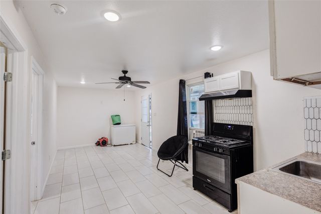 5716 Thousand Oaks Drive, Joshua, TX 76058