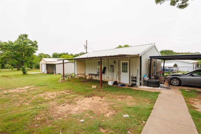 5716 Thousand Oaks Drive, Joshua, TX 76058