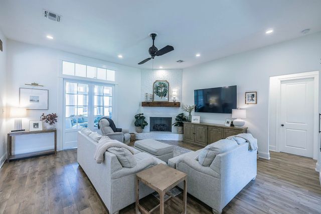 2908 Quiet Oak Place, Houma, LA 70395