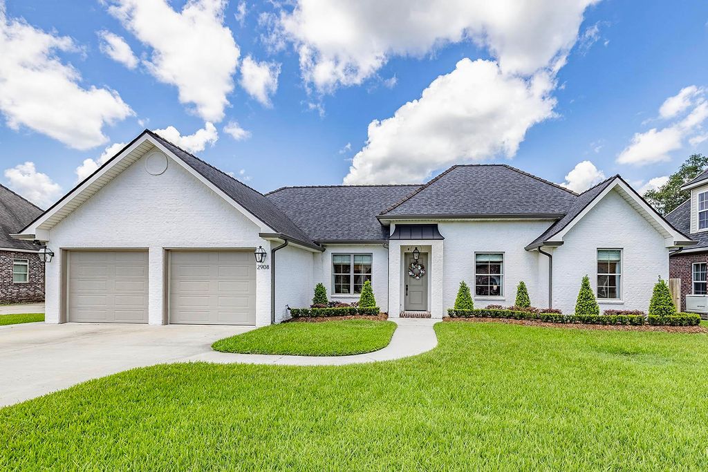 2908 Quiet Oak Place, Houma, LA 70395