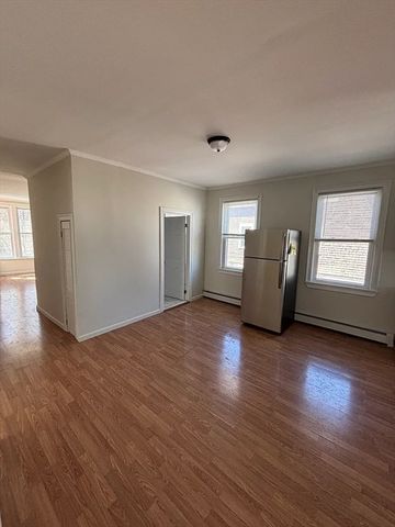 77 Pekin 2, Providence, RI 02908