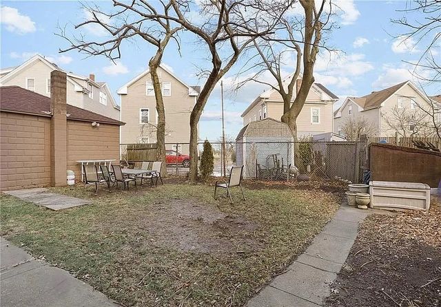 77 Pekin 2, Providence, RI 02908