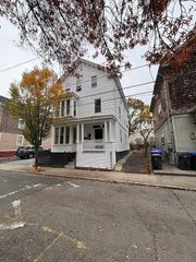 77 Pekin 2, Providence, RI 02908