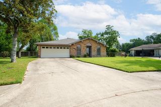15218 E Hutchinson Circle, Houston, TX 77071