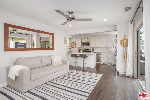 6742 W 87th Street, Los Angeles, CA 90045