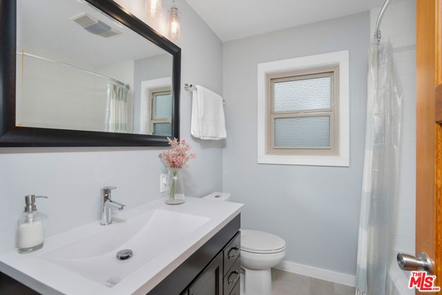 6742 W 87th Street, Los Angeles, CA 90045