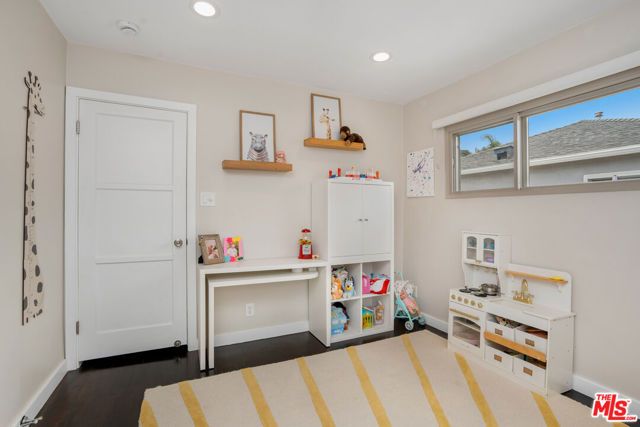 6742 W 87th Street, Los Angeles, CA 90045