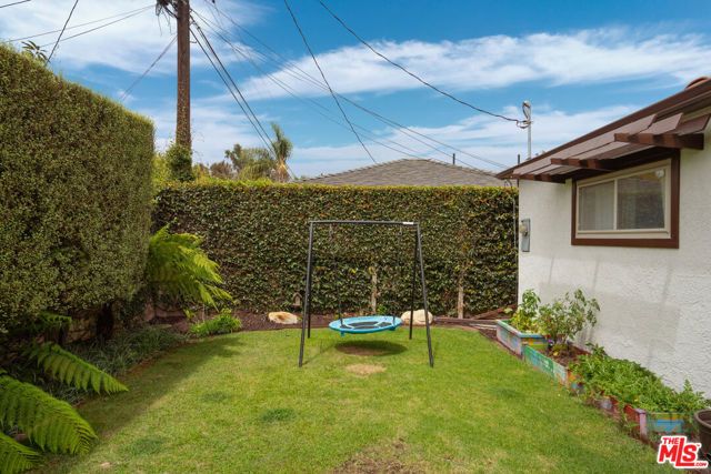 6742 W 87th Street, Los Angeles, CA 90045