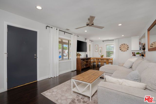 6742 W 87th Street, Los Angeles, CA 90045