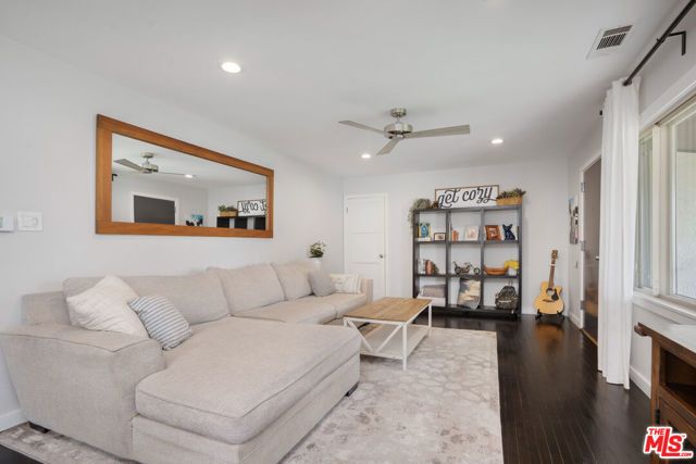 6742 W 87th Street, Los Angeles, CA 90045