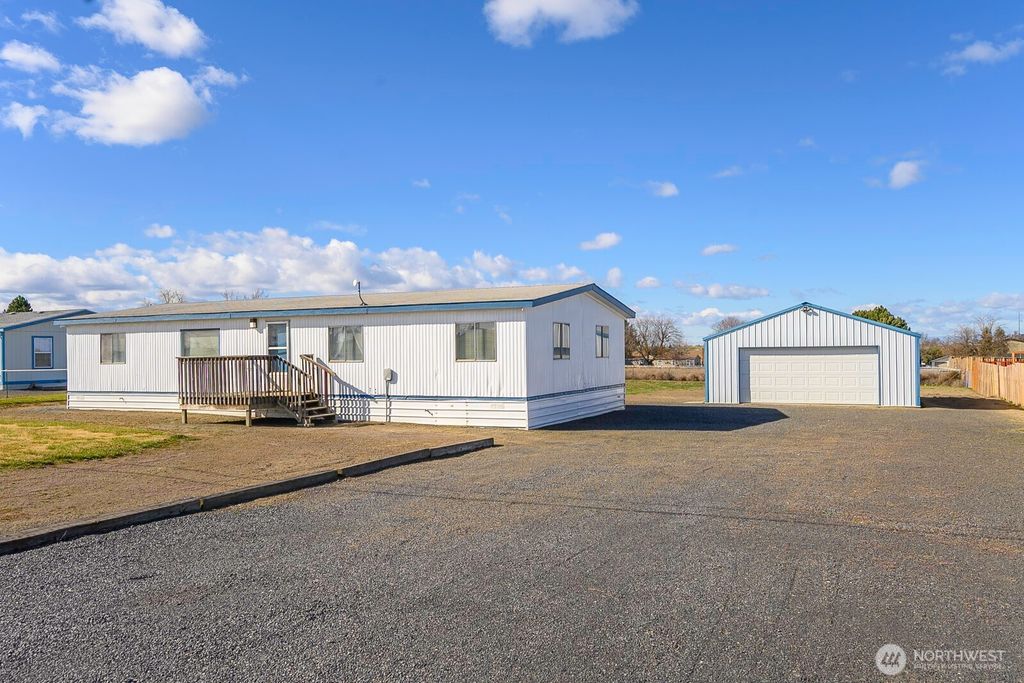 4934 Road M NE, Moses Lake, WA 98837